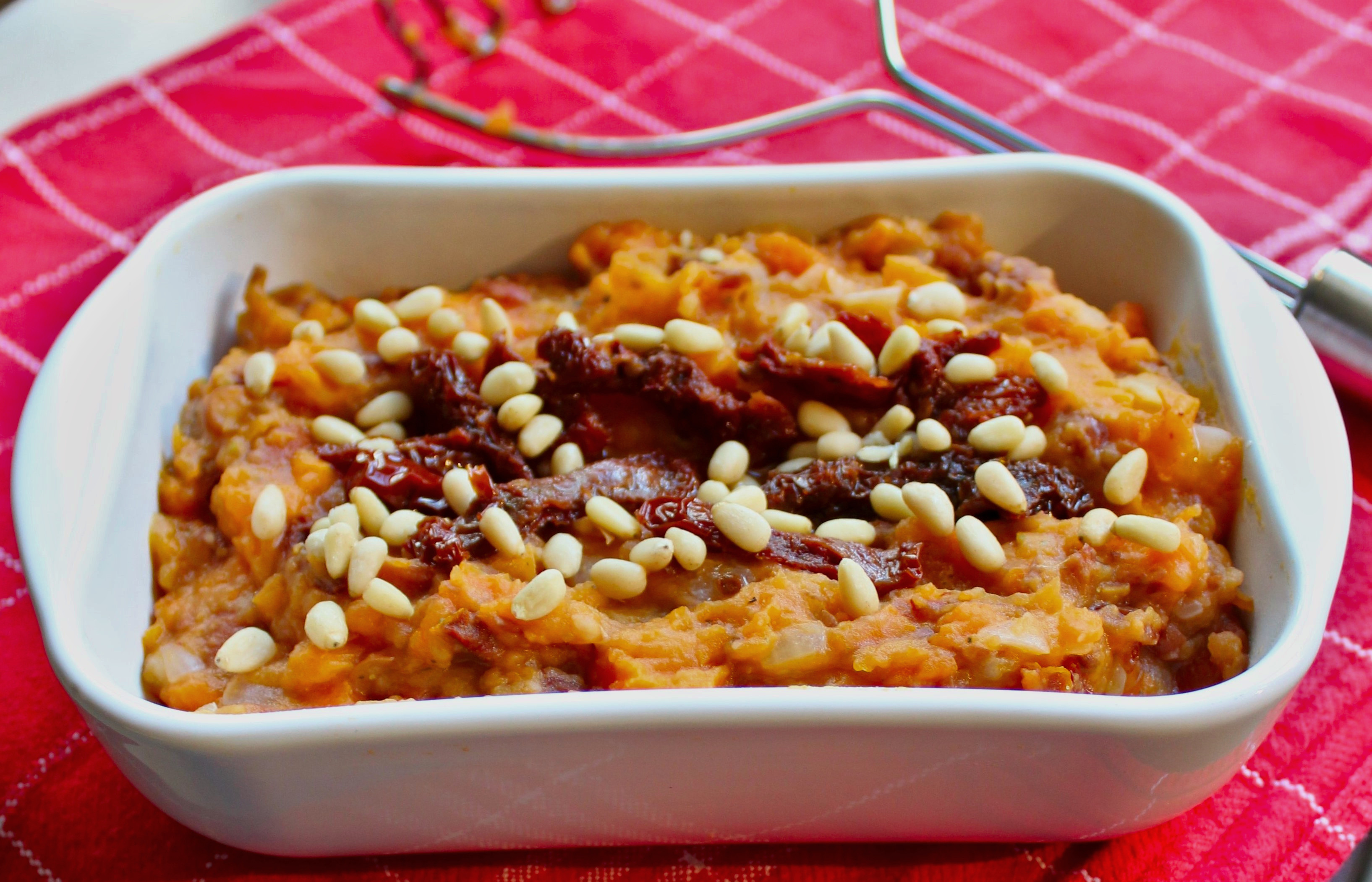 Hutspot met geitenkaas en gembersiroop (vegetarisch)