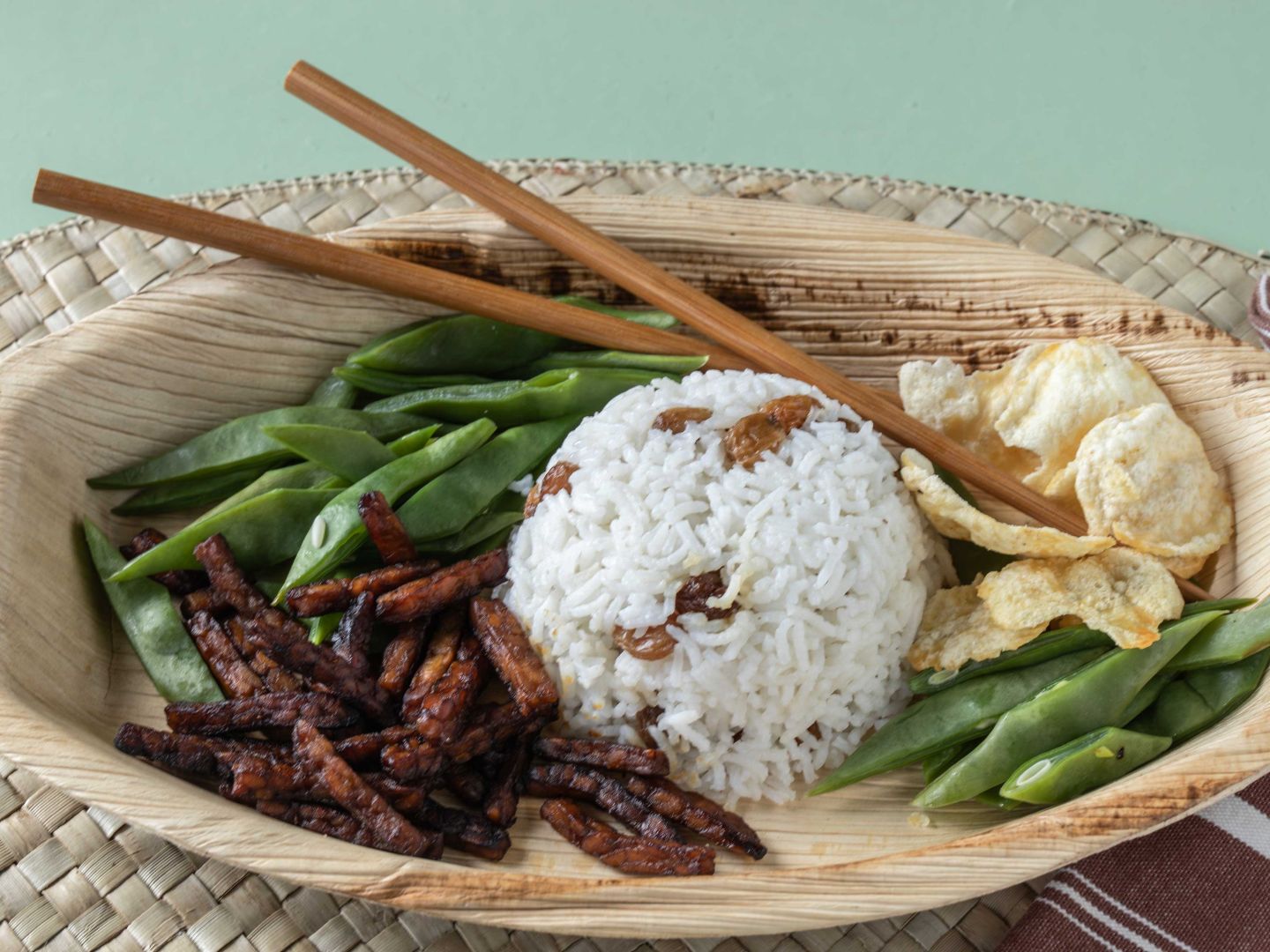 Ketjaptempeh met snijbonen en rijst