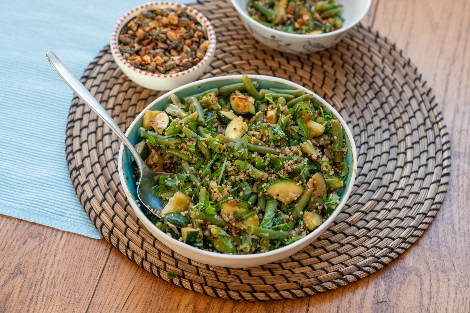 Quinoasalade met limoen en zonnebloemcrunch